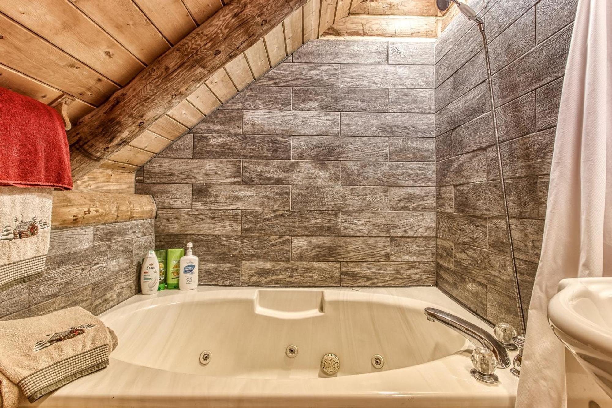 Very Private, Real Log Cabin With Hot Tub! Sevierville Εξωτερικό φωτογραφία